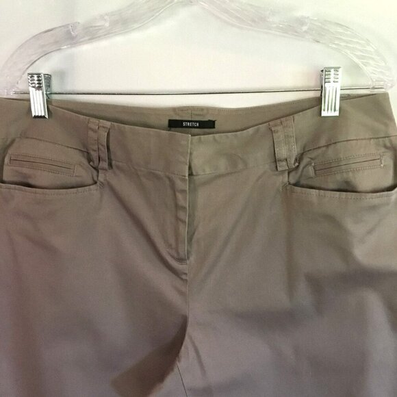 Style & Co Capris Stretch Khaki Tan Button Accents Women's Size 10 With Pockets - Picture 2 of 9